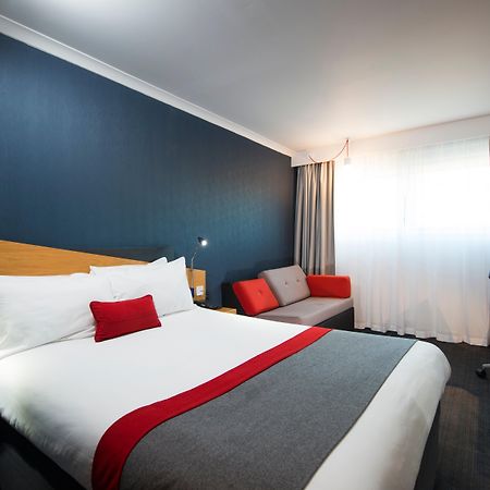 Holiday Inn Express Birmingham Oldbury By Ihg Ngoại thất bức ảnh