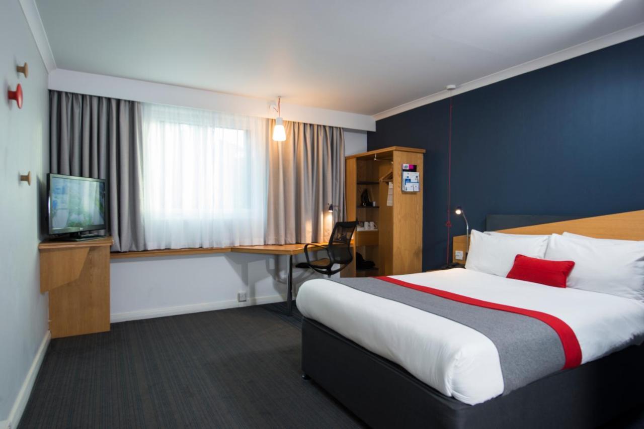 Holiday Inn Express Birmingham Oldbury By Ihg Ngoại thất bức ảnh