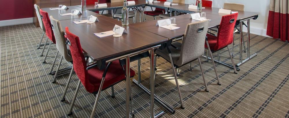 Holiday Inn Express Birmingham Oldbury By Ihg Ngoại thất bức ảnh