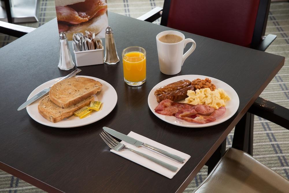 Holiday Inn Express Birmingham Oldbury By Ihg Ngoại thất bức ảnh