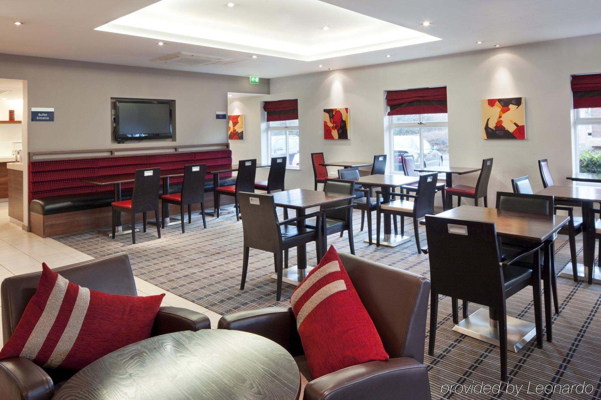 Holiday Inn Express Birmingham Oldbury By Ihg Ngoại thất bức ảnh