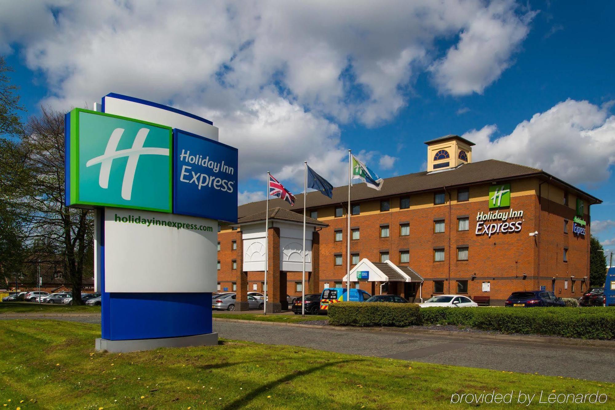 Holiday Inn Express Birmingham Oldbury By Ihg Ngoại thất bức ảnh