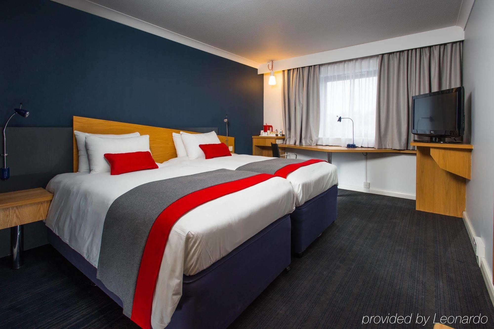 Holiday Inn Express Birmingham Oldbury By Ihg Ngoại thất bức ảnh