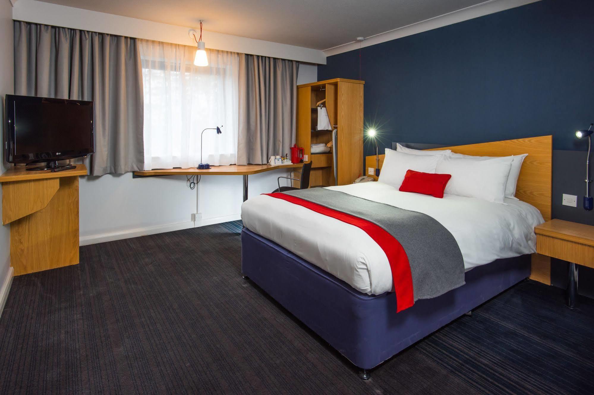 Holiday Inn Express Birmingham Oldbury By Ihg Ngoại thất bức ảnh